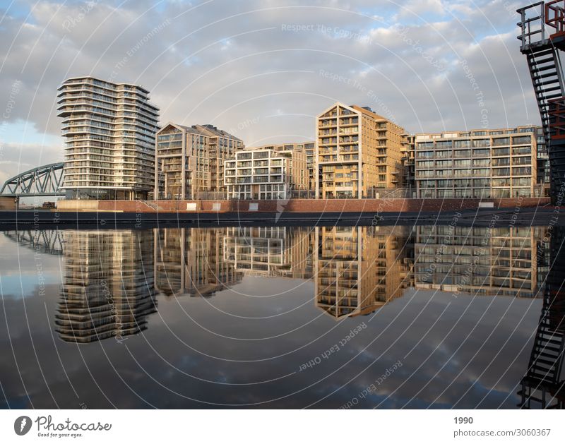 Moderne niederländische Architektur bei bewölktem Himmel Nimwegen Niederlande Europa Stadt Haus schön neu klug Häusliches Leben Wolken Farbfoto mehrfarbig