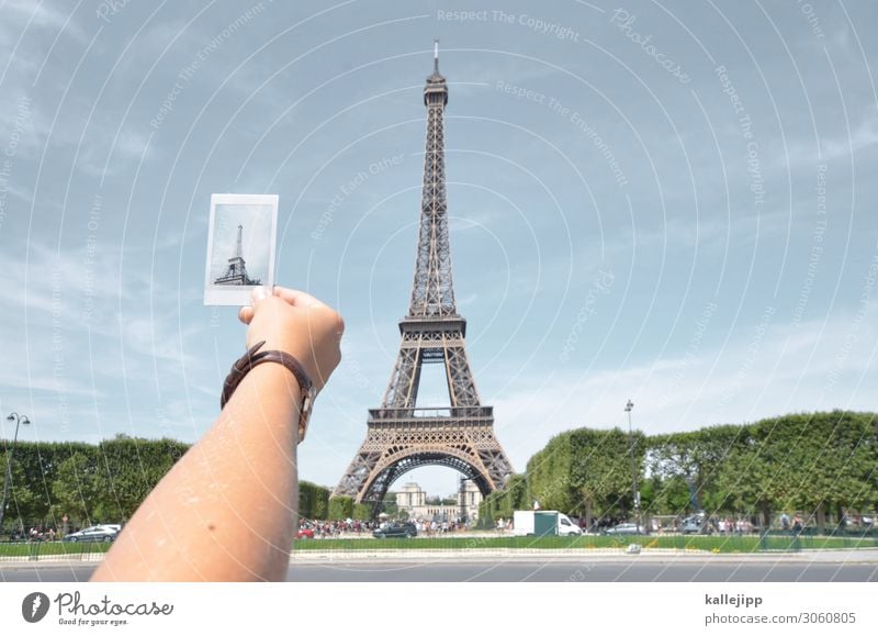 petit - grand Mensch feminin Arme Hand Finger 1 Park Stadt Hauptstadt Stadtzentrum Platz Turm Sehenswürdigkeit Wahrzeichen Tour d'Eiffel Wahrheit festhalten