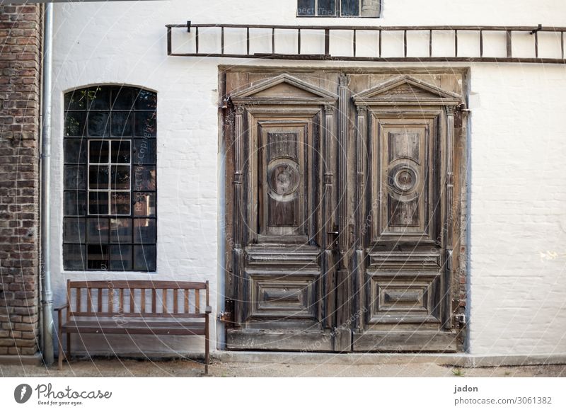 ordnung. elegant Stil Häusliches Leben Wohnung Handwerk Leiter Haus Mauer Wand Fenster Tür Linie eckig gewissenhaft Ordnung Perspektive Bank Gedeckte Farben