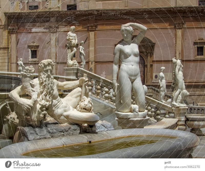 Fontana Pretoria Handwerk Kunst Skulptur Wasser Stadt Altstadt Bauwerk Gebäude Architektur Denkmal Stein alt historisch fontana pretoria Quelle Brunnen Palermo