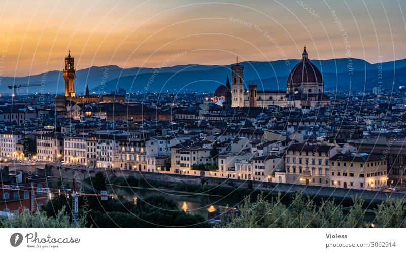 Florence Florenz Toskana Wiege der Renaissance Piazzale Michelangelo Kathedrale Santa Maria del Fiore Italien Sonnenuntergang Licht Bischofskirche Dämmerung