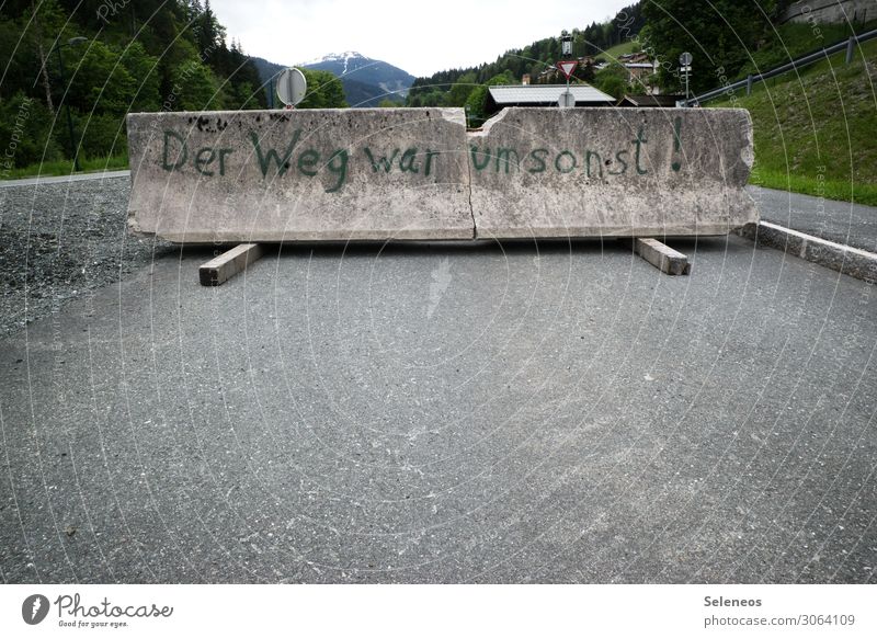 Ende im Gelände Baustelle Kapitalwirtschaft Business Mittelstand Erfolg Berge u. Gebirge Dorf Stadtrand Verkehr Verkehrswege Personenverkehr Straßenverkehr