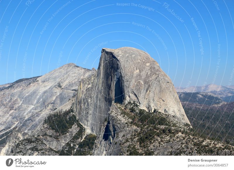 Yosemite National Park Overlooking the Half Dome Ferien & Urlaub & Reisen Sommer Sommerurlaub Sonne Berge u. Gebirge wandern Umwelt Natur Landschaft Pflanze