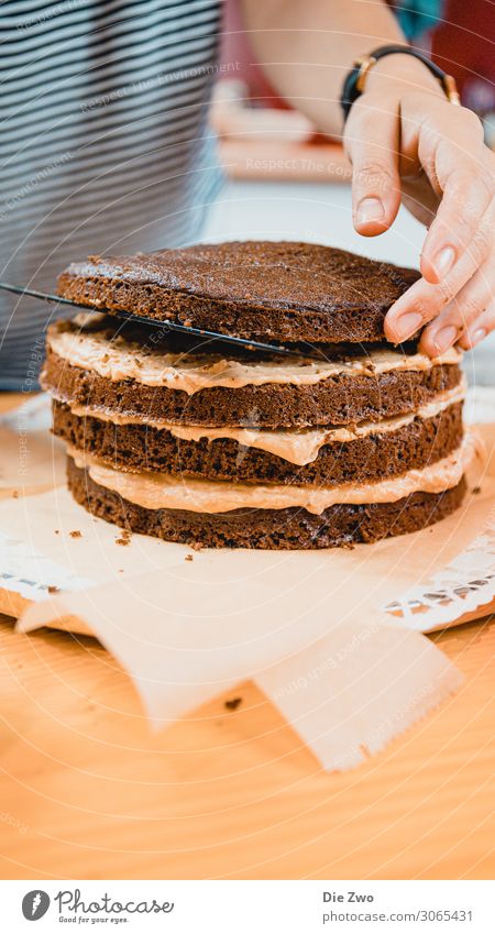 Stacking Freude Ferien & Urlaub & Reisen Häusliches Leben Feste & Feiern Geburtstag Arbeit & Erwerbstätigkeit Küche Zusammenhalt backen Torte Kuchen Schokolade