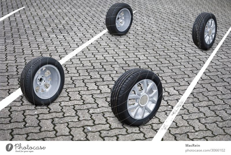 Autoklau Verkehr Autofahren Straße PKW Zeichen Wachsamkeit Wahrheit Gerechtigkeit Enttäuschung Entsetzen gefährlich Stress Misstrauen Mobilität Überwachung