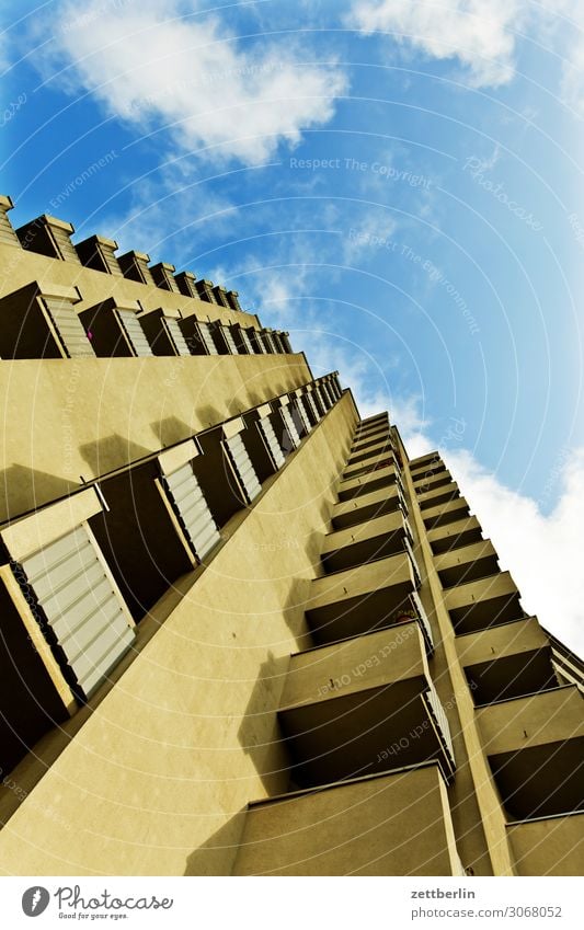 Wohnraum Architektur Berlin Büro Großstadt Deutschland Froschperspektive Hauptstadt Haus Himmel Himmel (Jenseits) Hochhaus Stadtzentrum Menschenleer