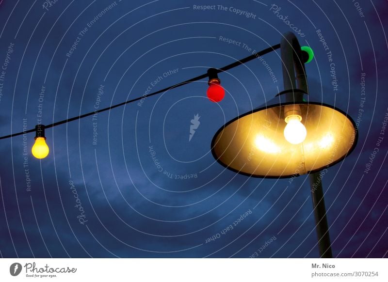 licht und schatten Freizeit & Hobby Ferien & Urlaub & Reisen Garten Lampe Nachtleben Party Veranstaltung Himmel Wolken Klima gelb rot Lichterkette