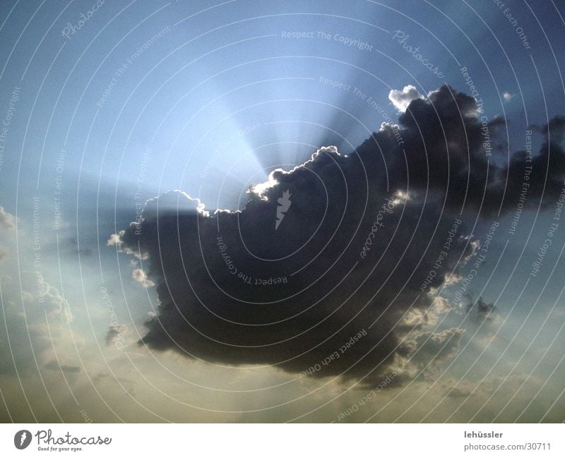 die sonne kommt Wolken dunkel Licht Sonne Beleuchtung Regen hell Herz