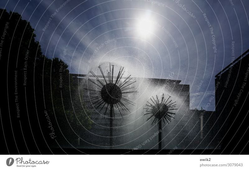 Warme Dusche Luft Wasser Wassertropfen Himmel Sonne Sommer Schönes Wetter Wärme Dresden Prager Strasse Deutschland Stadt Stadtzentrum Fußgängerzone Skyline