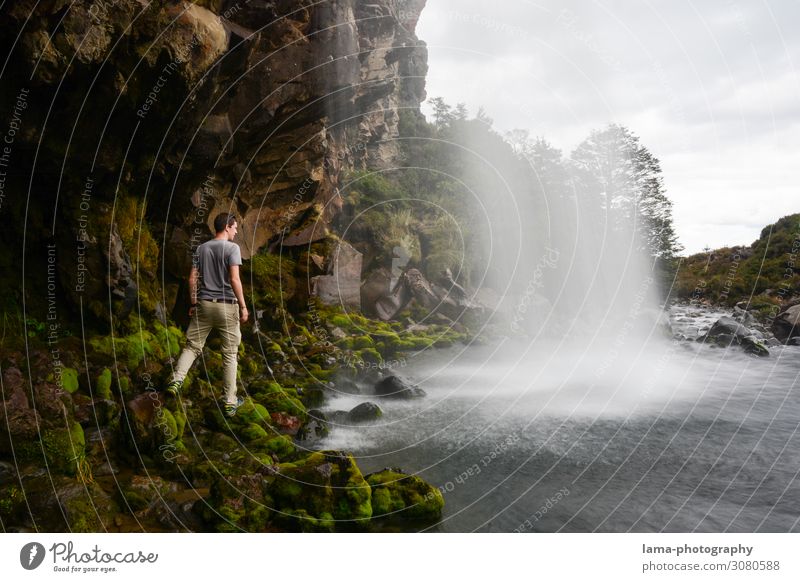 Hinter dem Vorhang Ferien & Urlaub & Reisen Abenteuer Ferne Freiheit Expedition Camping maskulin Junger Mann Jugendliche 1 Mensch Umwelt Natur Landschaft