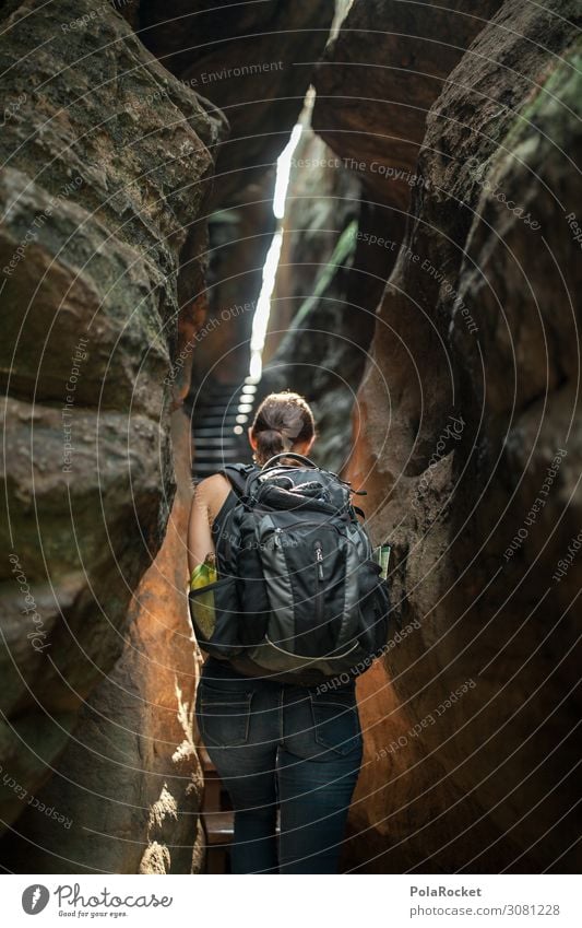 #A2# getting through Umwelt Natur Landschaft ästhetisch Sächsische Schweiz Frau wandern Wandertag Wanderausflug eng Bergkamm Barriere Farbfoto Gedeckte Farben