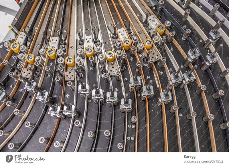 a close-up of a machine transporting plastic Business Maschine Motor Technik & Technologie Fortschritt Zukunft Industrie Stahl Kunststoff