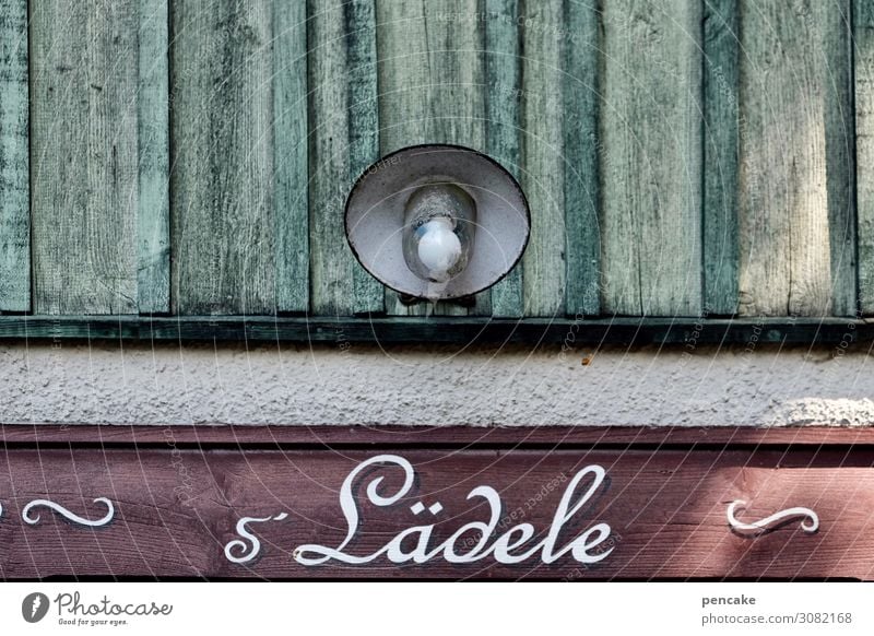 geschriebenes | schwäbisch einkaufen Lebensmittel Ernährung Altstadt Haus Fassade Schriftzeichen Schilder & Markierungen Design Fürsorge Idylle Kultur Holz