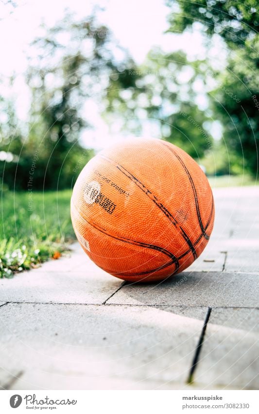 Basketball Lifestyle sportlich Fitness Freizeit & Hobby Spielen Kinderspiel Sommer Sonne Sport Sportler Sportmannschaft Erfolg Verlierer Basketballkorb