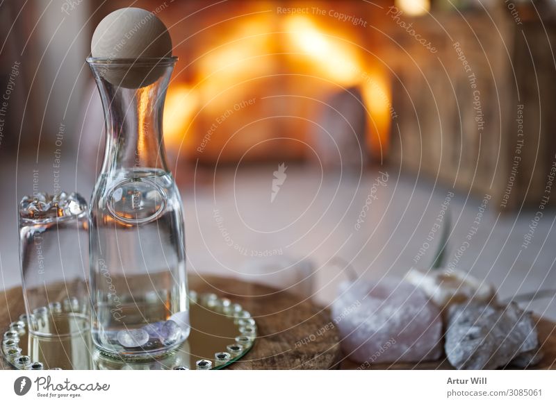 Durstig Getränk Trinkwasser Flasche Glas Dekoration & Verzierung Holz trinken frisch Gesundheit nass Leben Design Farbfoto Innenaufnahme Nahaufnahme