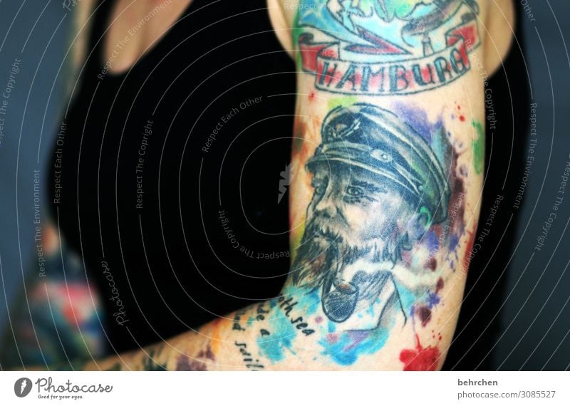 a smooth sea never... Frau Erwachsene Körper Frauenbrust Arme 30-45 Jahre außergewöhnlich schön Tattoo Hamburg Seemann beeindruckend Mut selbstbewußt Kunst