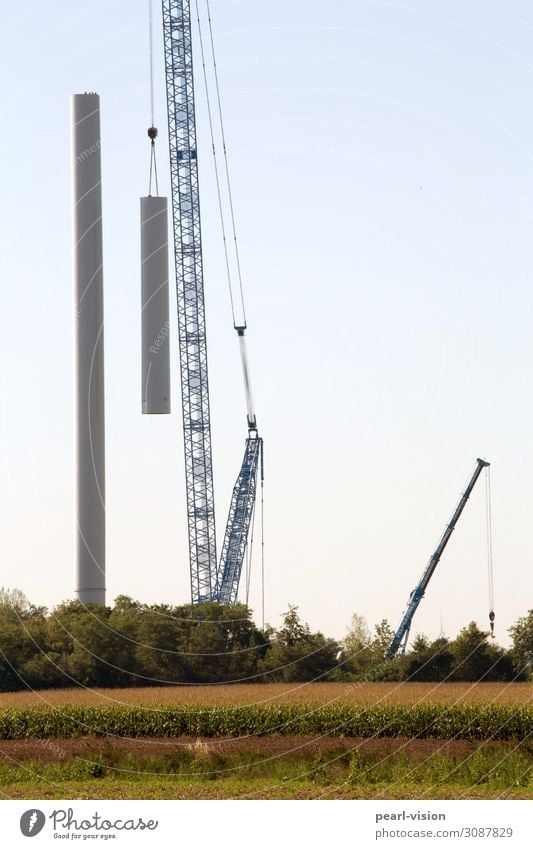 aufbauen #3 Kran Technik & Technologie Erneuerbare Energie Windkraftanlage groß hoch Farbfoto Außenaufnahme Tag