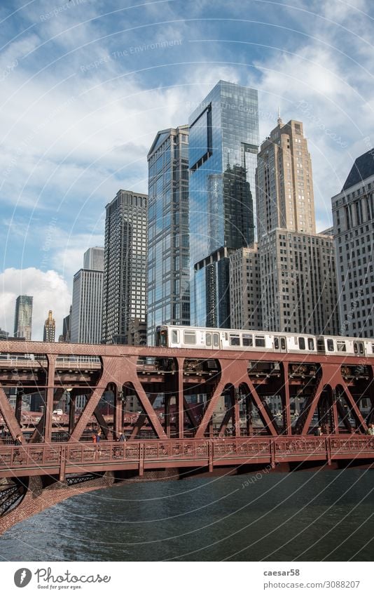 Chicagoer U-Bahn Brücke 01 Ferien & Urlaub & Reisen Städtereise Stadt Hafenstadt Stadtzentrum Skyline bevölkert Hochhaus Bankgebäude Architektur Verkehr