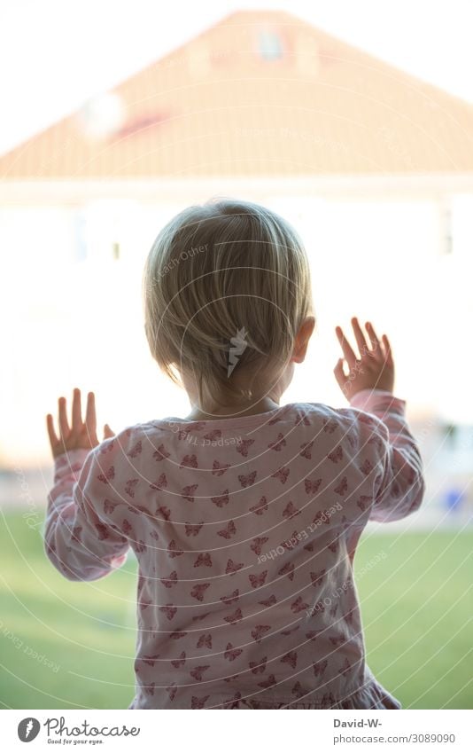 hausarrest Stil Freiheit Häusliches Leben Wohnung Haus Garten Umzug (Wohnungswechsel) Raum Kinderzimmer Mensch feminin Kleinkind Mädchen Kindheit 1 1-3 Jahre