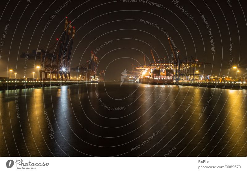 Containerterminal im Hafen bei Nacht. Ferien & Urlaub & Reisen Tourismus Sightseeing Städtereise Arbeit & Erwerbstätigkeit Beruf Arbeitsplatz Fabrik Wirtschaft