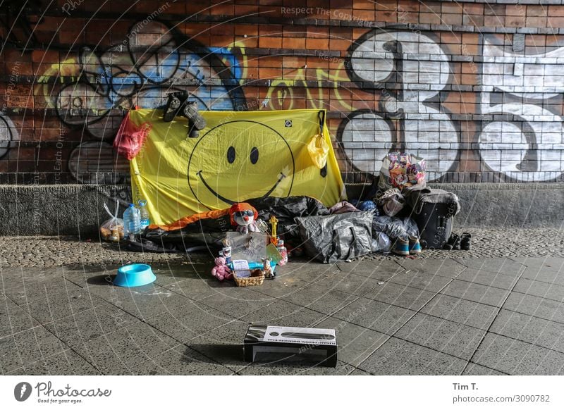 Obdachlos Lifestyle Häusliches Leben Wohnung Traumhaus Hausbau Renovieren Umzug (Wohnungswechsel) einrichten Dekoration & Verzierung Friedrichshain Stadt