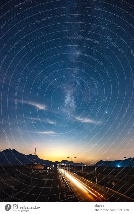 Einsame Straße unter den Sternen Natur Landschaft Erde Sand Luft Himmel Nachthimmel Horizont Sonnenfinsternis Mondfinsternis Sommer Klimawandel Wetter