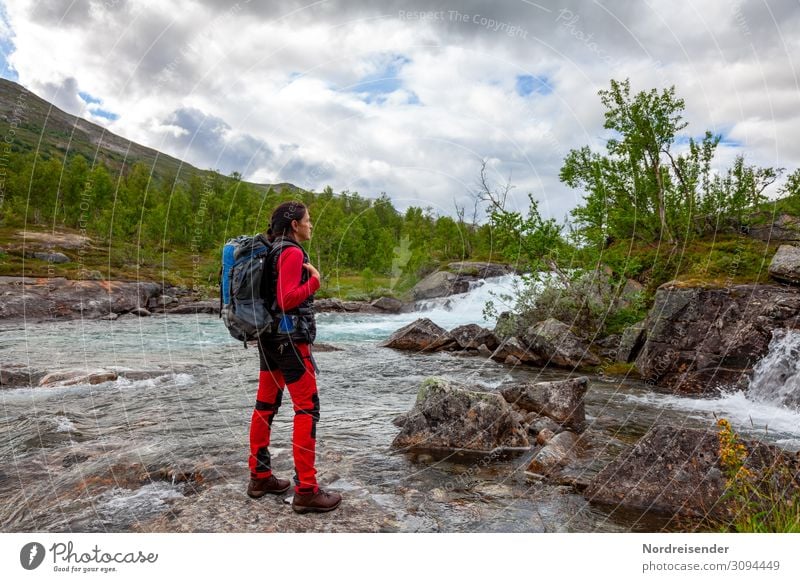 Wanderlust Lifestyle Ferien & Urlaub & Reisen Tourismus Abenteuer Freiheit Camping wandern Mensch feminin Frau Erwachsene Natur Landschaft Wasser