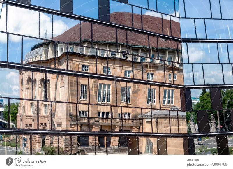 Stadtthea Studium Freiburg im Breisgau Gebäude Architektur Bibliothek Theater Glas alt neu Perspektive Farbfoto Außenaufnahme abstrakt Menschenleer Tag