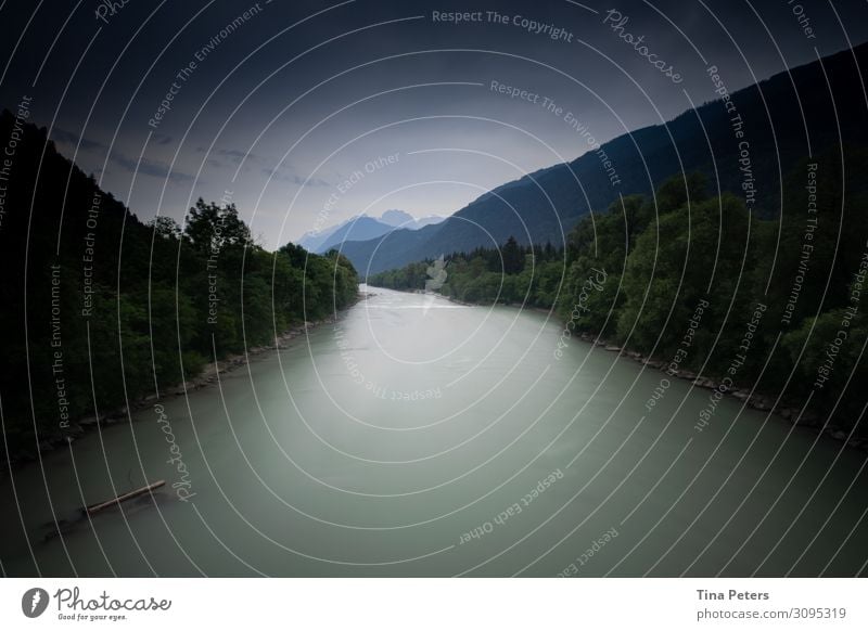 Der Fluss durchs Leben Umwelt Natur Landschaft Urelemente Luft Wasser Himmel Wolken Gewitterwolken Sommer Wetter Baum Grünpflanze Wald Hügel Alpen