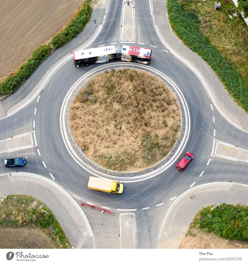 Sich im Kreis drehen Verkehr Verkehrsmittel Verkehrswege Personenverkehr Öffentlicher Personennahverkehr Berufsverkehr Straßenverkehr Autofahren Busfahren