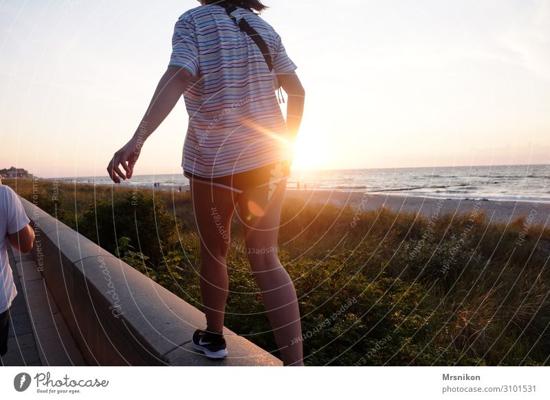 summer Ferien & Urlaub & Reisen Tourismus Ausflug Abenteuer Ferne Freiheit Sommer Sommerurlaub Sonne Strand Meer feminin Mädchen Junge Frau Jugendliche Leben 1