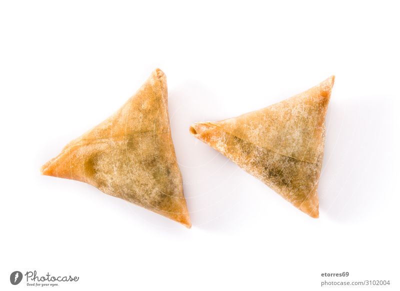 Samsa oder Samosas mit Fleisch und Gemüse isoliert Vegetarische Ernährung Lebensmittel Gesunde Ernährung Foodfotografie Inder Tradition Rindfleisch Teller