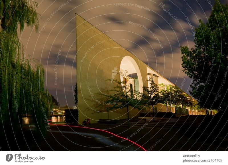 Bundeskanzleramt (Rückseite) Architektur Berlin modern Deutscher Bundestag Deutschland dunkel Dämmerung Hauptstadt Bundeskanzler Amt Abend Nacht Parlament