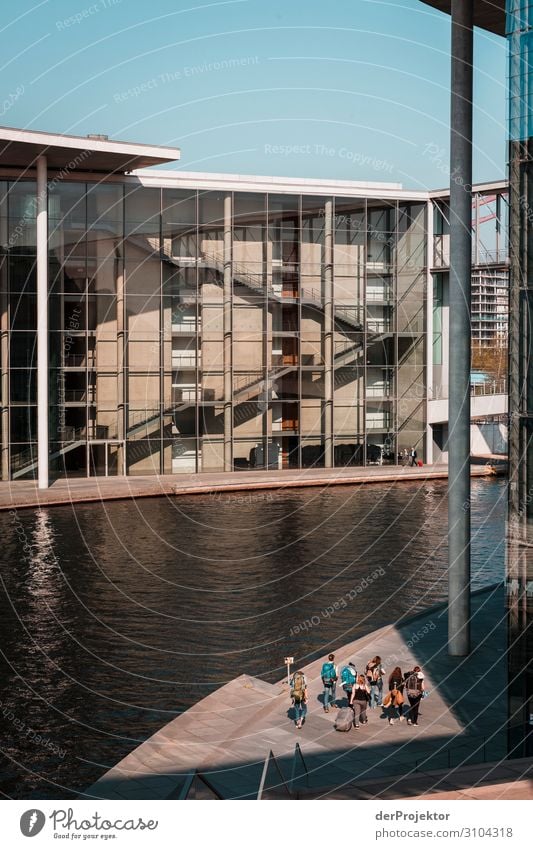 Paul-Löbe-Haus mit Spree Ferien & Urlaub & Reisen Tourismus Ausflug Sightseeing Städtereise Hauptstadt Stadtzentrum Bauwerk Gebäude Architektur Sehenswürdigkeit