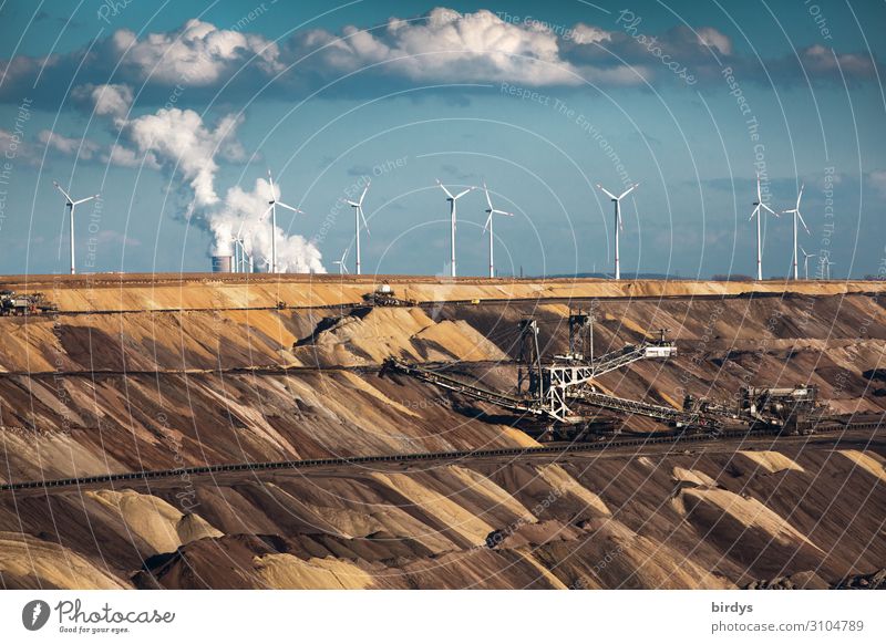 Braunkohlentagebau Garzweiler 2, Braunkohlenkaraftwerk und Windräder Erde Garzweiler2 Windkraftanlage Kohlekraftwerk Hemmungslosigkeit Himmel Wolken Klimawandel