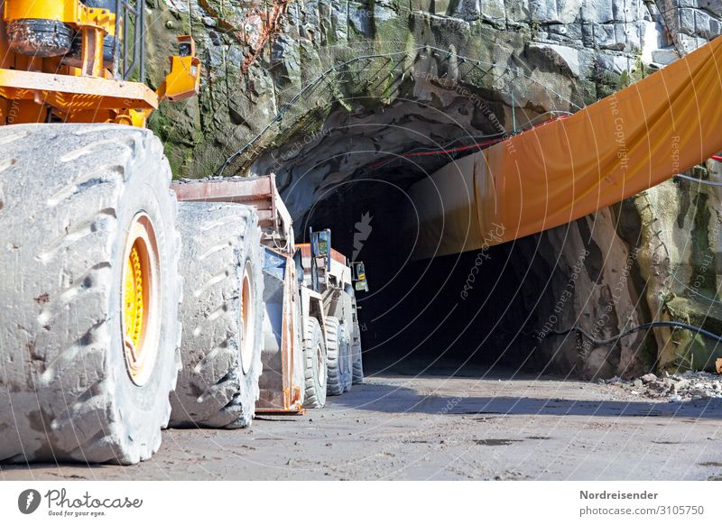 Tunnelbau Arbeit & Erwerbstätigkeit Beruf Arbeitsplatz Baustelle Wirtschaft Industrie Güterverkehr & Logistik Maschine Baumaschine Technik & Technologie