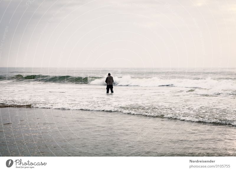 Der Angler in der Brandung Freizeit & Hobby Angeln Meer Mensch maskulin Mann Erwachsene Natur Landschaft Wasser Himmel Wolken Wellen Küste Strand Nordsee Ostsee