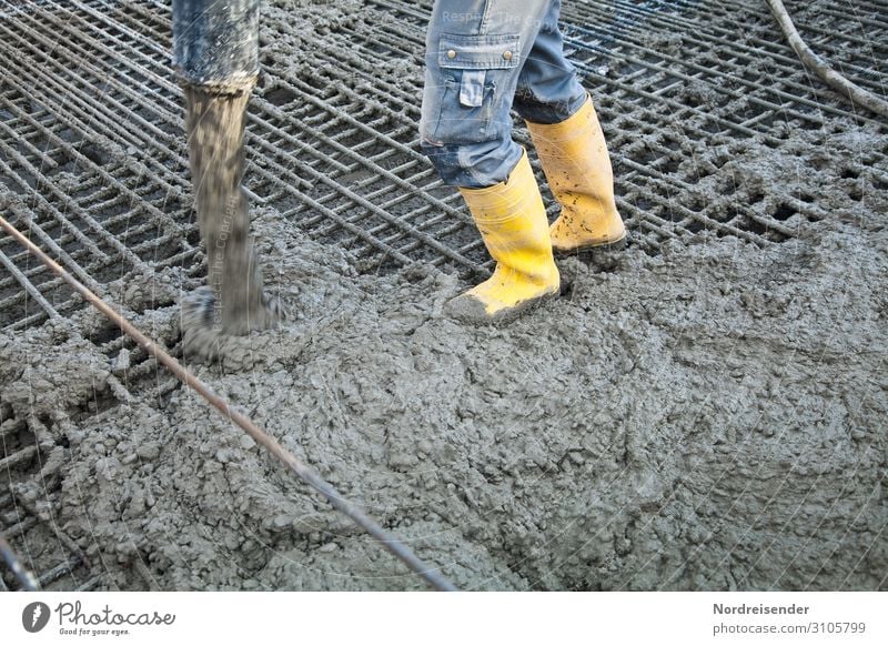 Betonieren mit Betonpumpe Arbeit & Erwerbstätigkeit Beruf Arbeitsplatz Baustelle Wirtschaft Industrie Werkzeug Maschine Mensch Mann Erwachsene Beine Bauwerk