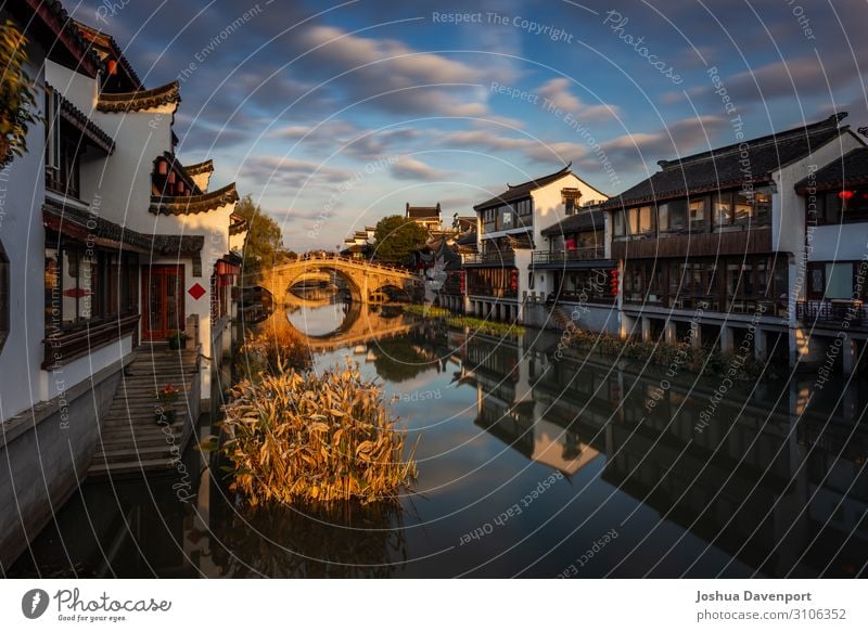 Qibao Antike Stadt Ferien & Urlaub & Reisen Tourismus Sightseeing Städtereise Fluss Altstadt Brücke alt authentisch Bogen Asien Asien Reisen Brückenbogen Kanal