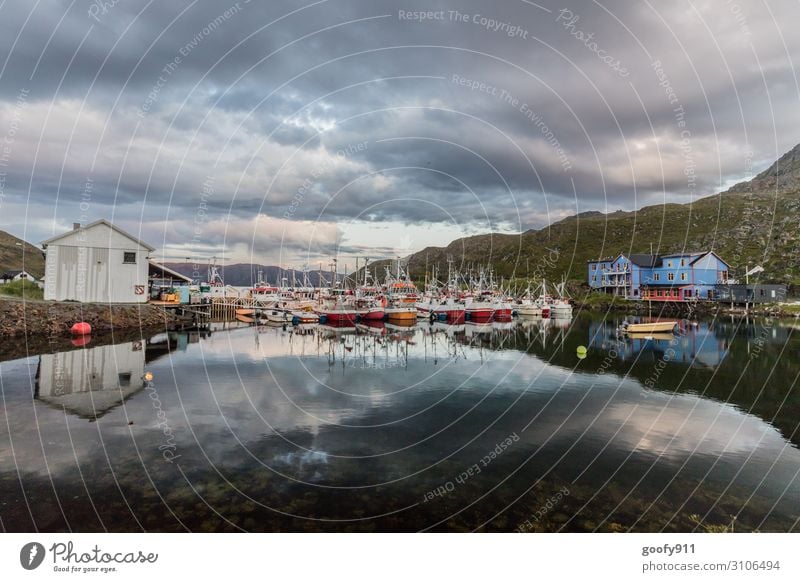 Kleiner Fischerhafen Angeln Ferien & Urlaub & Reisen Ausflug Abenteuer Ferne Freiheit Expedition Natur Landschaft Wasser Himmel Wolken Horizont Sonnenlicht