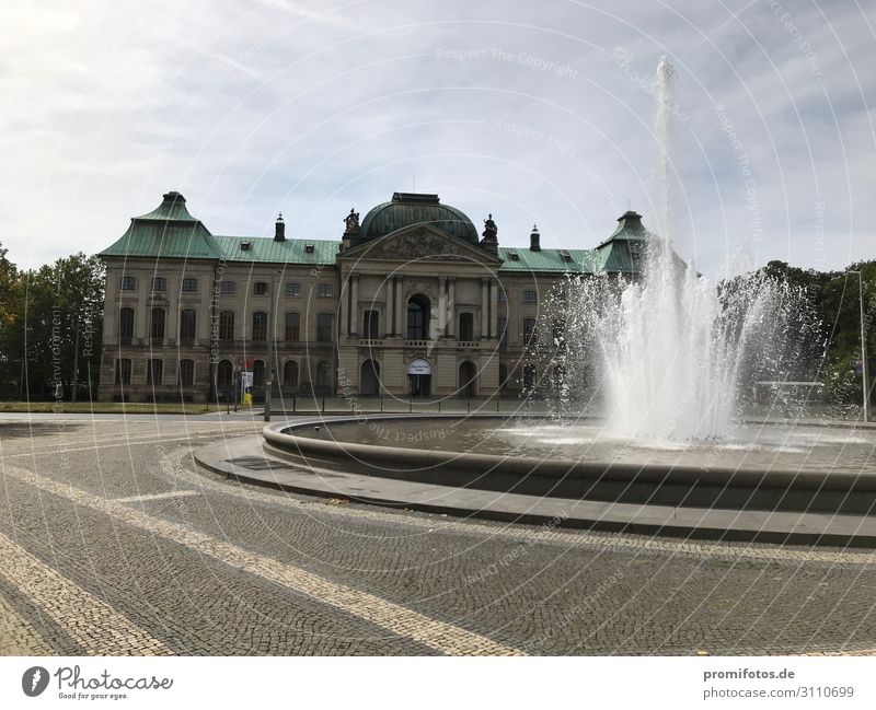 Japanisches Palais in Dresden. Foto: Alexander Hauk Ferien & Urlaub & Reisen Tourismus Ausflug Ausstellung Museum Kultur Himmel Sonnenlicht Sommer Stadt Palast