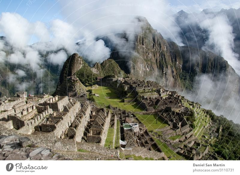 Machu Picchu, ein peruanisches historisches Heiligtum Ferien & Urlaub & Reisen Tourismus Berge u. Gebirge Kultur Natur Landschaft Erde Wolken Nebel Wald Felsen