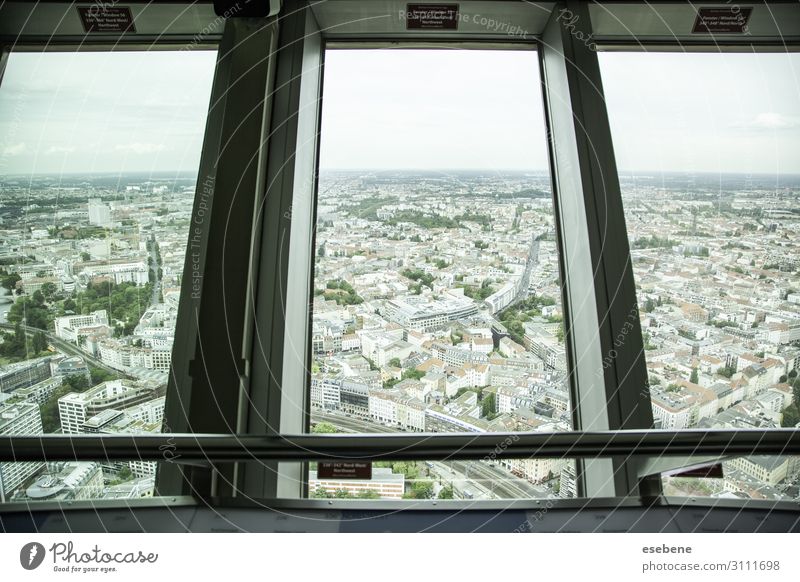 Blick auf Berlin Ferien & Urlaub & Reisen Tourismus Fernsehen Himmel Wolken Fluss Stadt Stadtzentrum Skyline Hochhaus Kirche Brücke Gebäude Architektur Verkehr