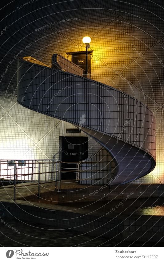 Wendeltreppe Kunst Museum Hongkong Kowloon Stadt Stadtzentrum Menschenleer Bauwerk Architektur Treppe Fassade Sehenswürdigkeit Kulturzentrum ästhetisch