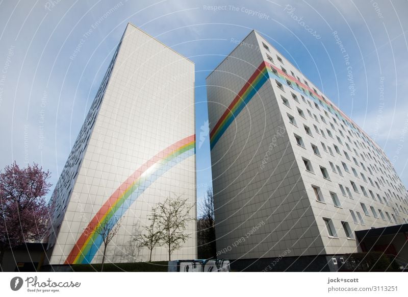 Regenbogen mit Sonnenschein Himmel Frühling Schönes Wetter Lichtenberg Plattenbau Brandmauer Dekoration & Verzierung Streifen außergewöhnlich eckig groß hoch