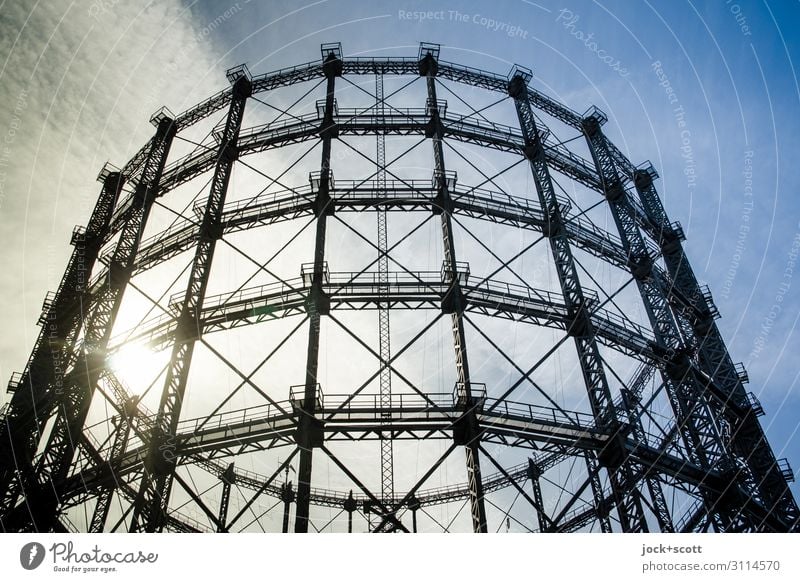 Wahrzeichen von Schöneberg Gasometer Architektur Himmel Wolken historisch Sicherheit Konstruktion Strukturen & Formen Dämmerung Kontrast Silhouette Sonnenlicht