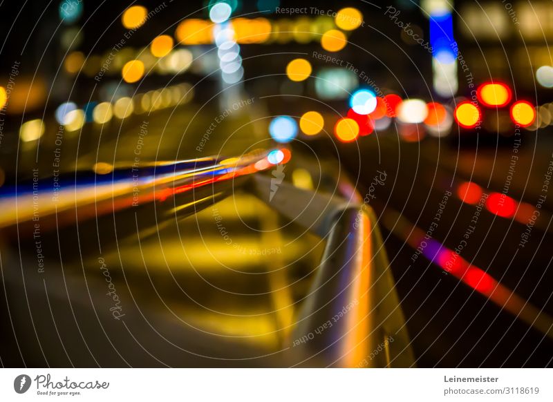 Bunter Schwarzer Bär Hannover Deutschland Stadt Stadtzentrum Brücke Bauwerk Architektur Verkehr Verkehrswege Personenverkehr Öffentlicher Personennahverkehr