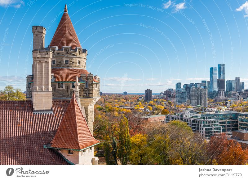 Casa Loma Ferien & Urlaub & Reisen Tourismus Sightseeing Herbst Skyline Burg oder Schloss Gebäude Sehenswürdigkeit Wahrzeichen alt schön Herbstfarben