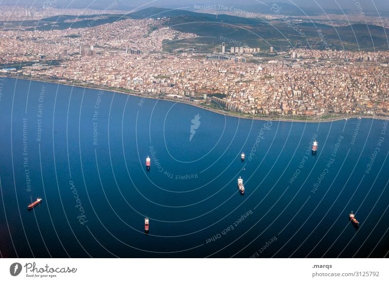 Istanbul Güterverkehr Stadtrand Hauptstadt Panorama (Aussicht) Vogelperspektive Wohnsiedlung Wohnanlage Bosporus Fernweh Hafen Stadtzentrum Meer Schönes Wetter