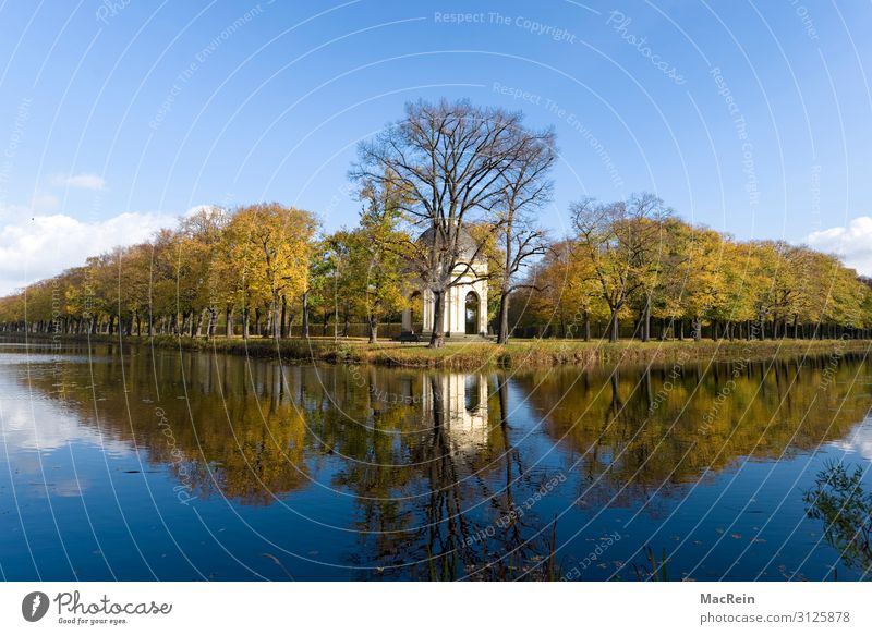 Eckpavillon Graft Garten Natur Hannover Herrenhäuser Gärten Kuppeldach Promenade Pavillon Niedersachsen Wassergraben Reflexion & Spiegelung Herbst Menschenleer